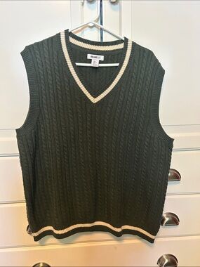 William Rast Dark Green Cable Knit V-Neck Sweater Vest with Cream Trim